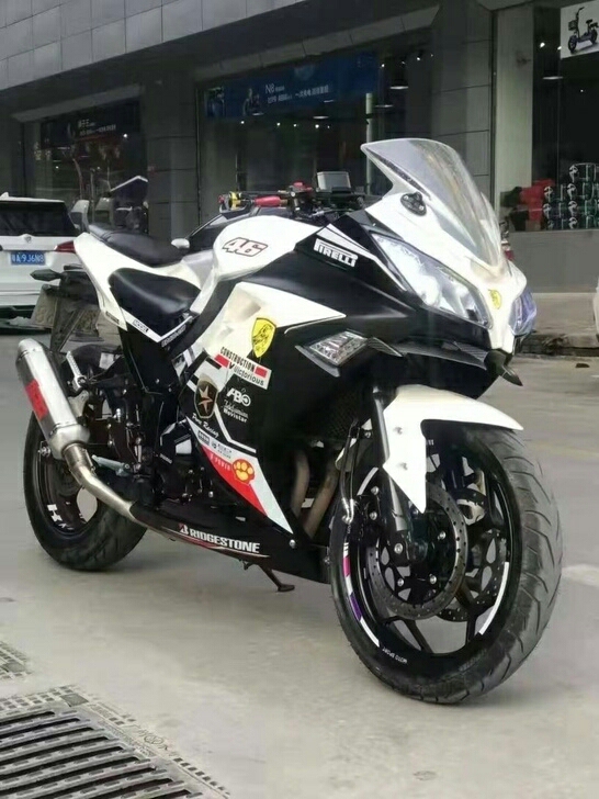 低价出售一台摩托车跑车,白色法拉利版小忍者...