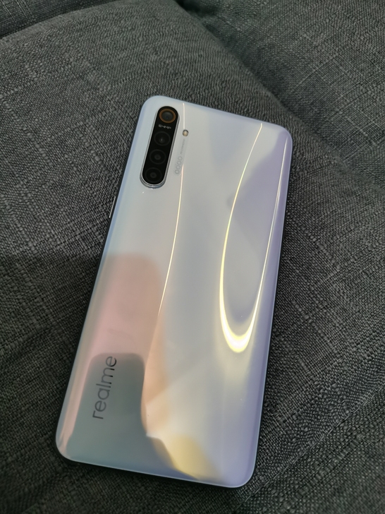 realme x2 8加128 9成新