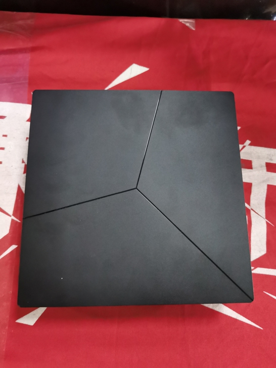 本店铺有一台外星人 迷你游戏本	Alien...