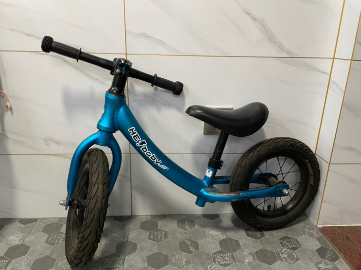 儿童平衡车。当时380入手。小朋友学平衡车...