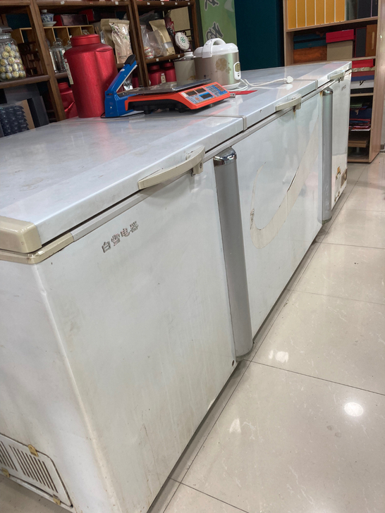 店铺装修，低价处理，三门一体，适合做冷鲜，...