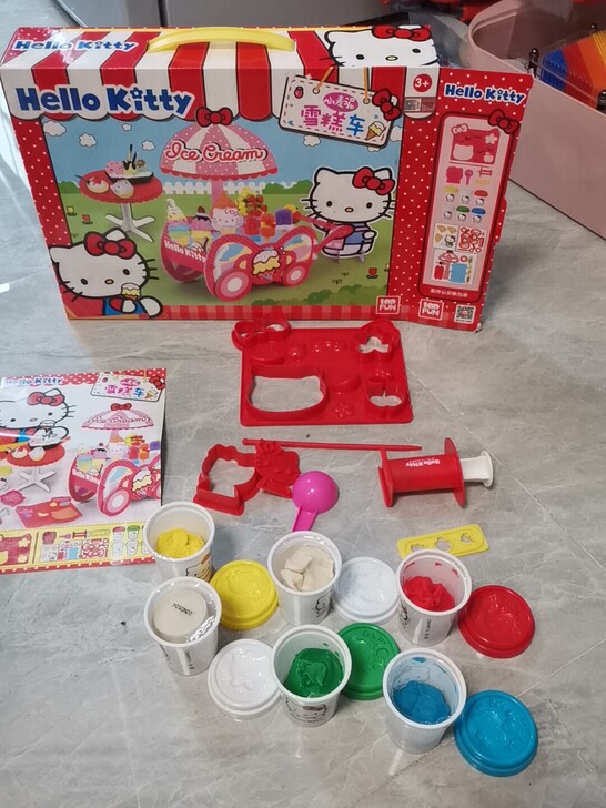 hellokitty彩泥如图，盒子还在，买...