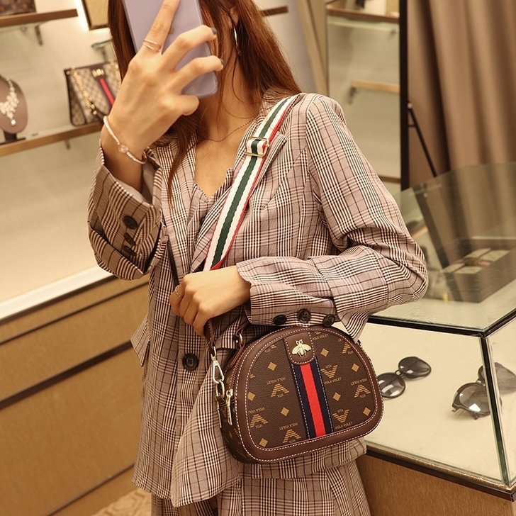 全新包包女2021新款夏小ck斜挎包网红潮...