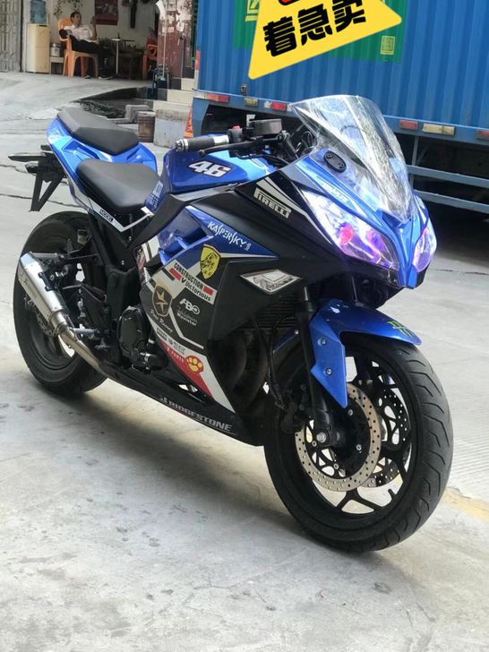 小忍者跑车摩托车，双杠水冷排量400，带恶...