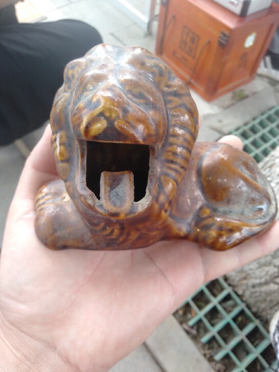 几十年的金狮镇纸摆件