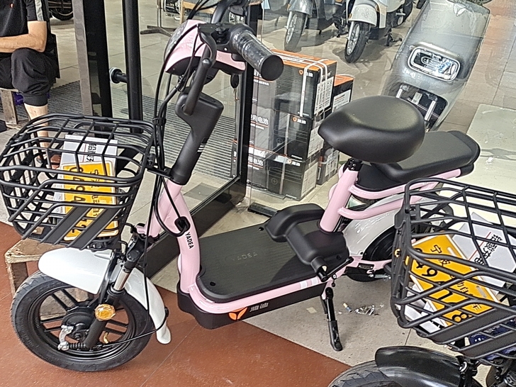 雅迪电动车48伏12A,新国标,全新129...