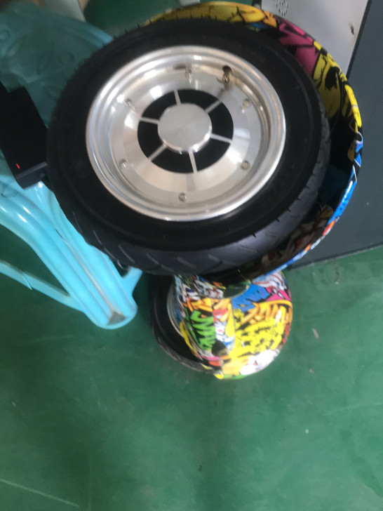 10寸平衡车带蓝牙 不包邮 售出不退