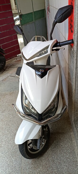 新日H5电轻摩电动车，实表最高时速52，续...