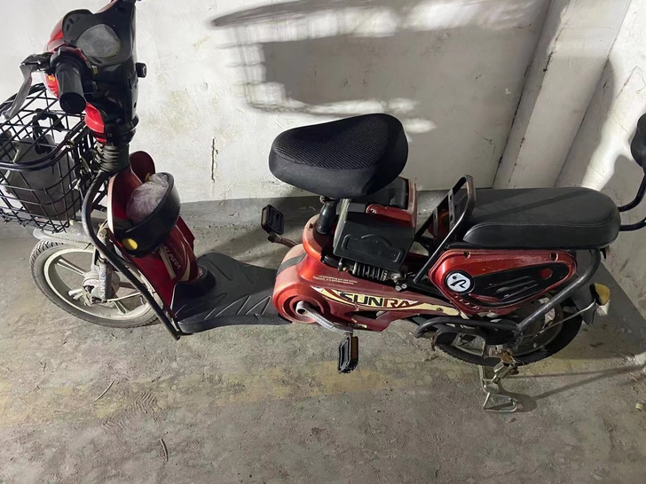 新日电瓶车。。。。成色还行。。。电池也还蛮...