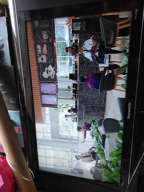 32寸创维液晶电视