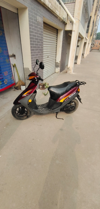 金城铃木SJ50小踏板。进口两冲程发动机。...