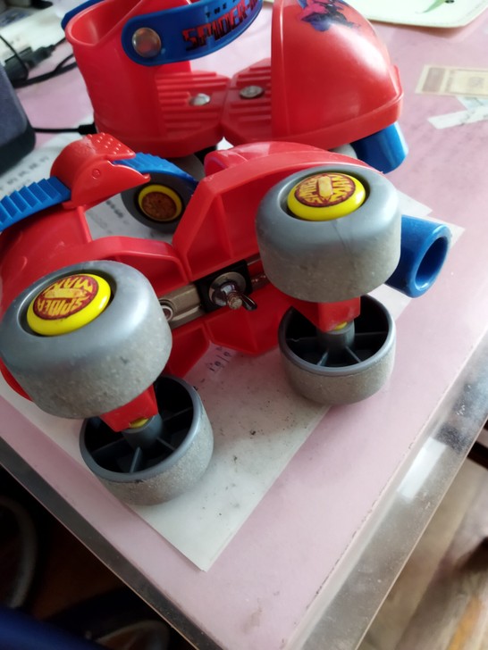 幼儿旱冰鞋，红旗西路，吉祥街自取。