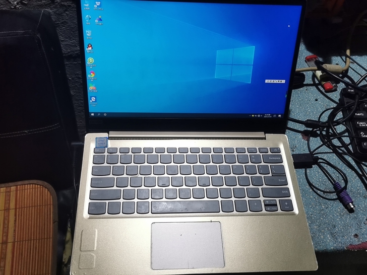 联想小新潮7000-13  皮毛还行i5处...