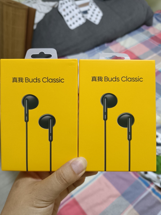 真我原装耳机,全新,买手机送的,家里耳机太...