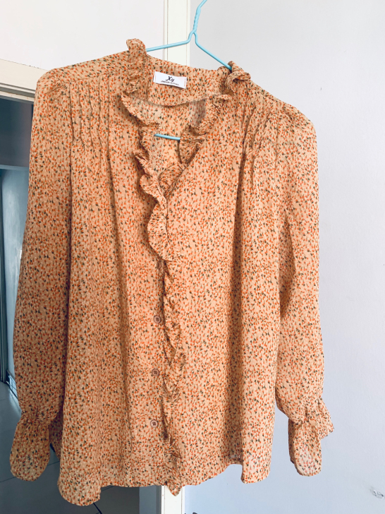 全新木耳边衬衫，可当开衫，雪纺面料