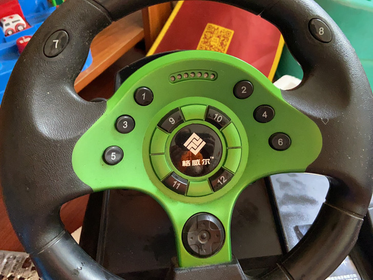 格威尔游戏方向盘套装，8新，带力回馈，带双...