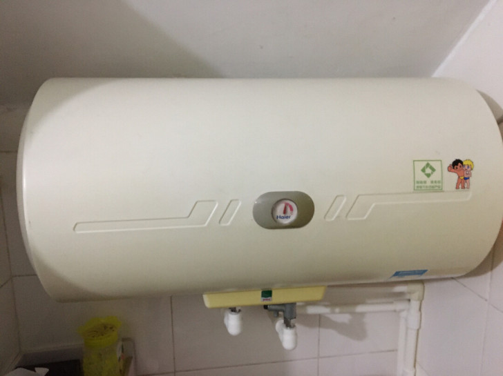 海尔电热水器40升，热水器才叫人清洗过换美...