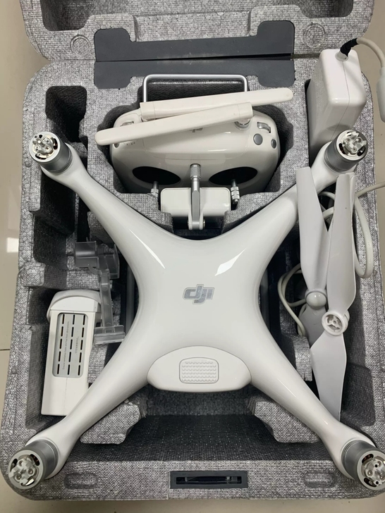 x7号大疆精灵四双电,整体成色很好,电池循...