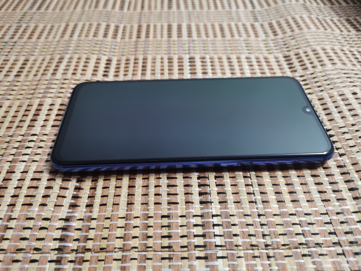 小米9se蓝色6+128G全网通手机，屏幕...