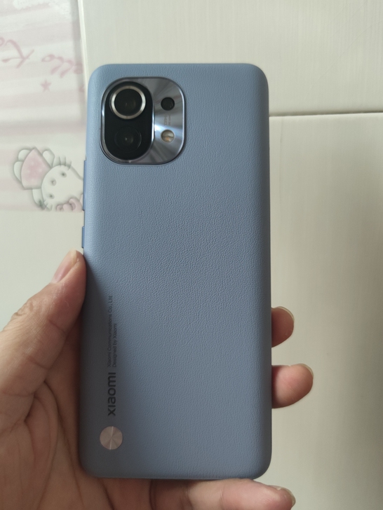 小米11, 8+128。 5G 骁龙88...