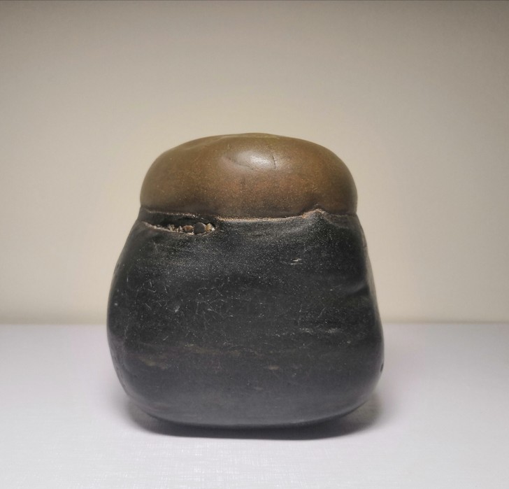 广西红水河鸳鸯彩陶石