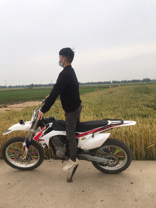 出车，19年的越野250摩托车波速尔m5，...