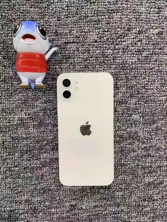 苹果12。iphone12 白色，128g...