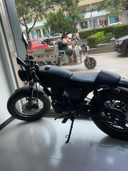 复古摩托车 一千多公里6999买的 喜力牌...
