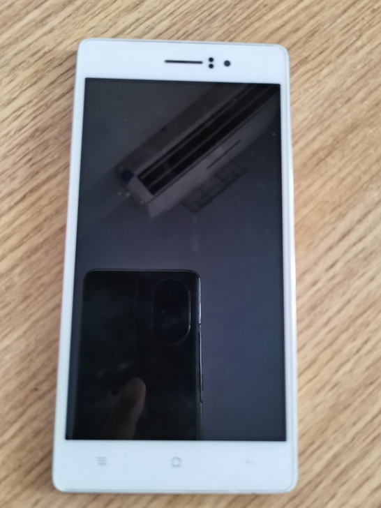 oppo R8107，成色9成新，很轻微使...