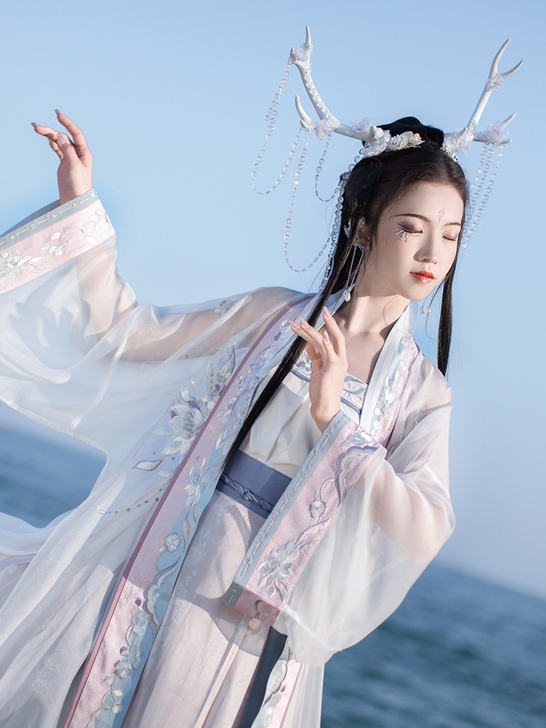 [收]汉尚华莲入山别相思汉服女原创宋制直领...