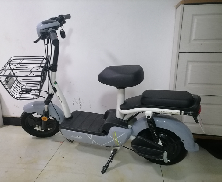 爱玛新款国标车九层新电动车转让