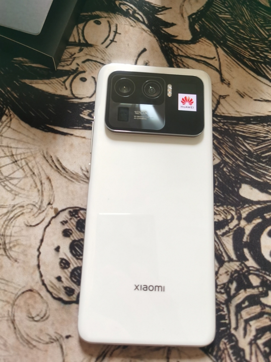 小米11ultra白色，12+256，4月...
