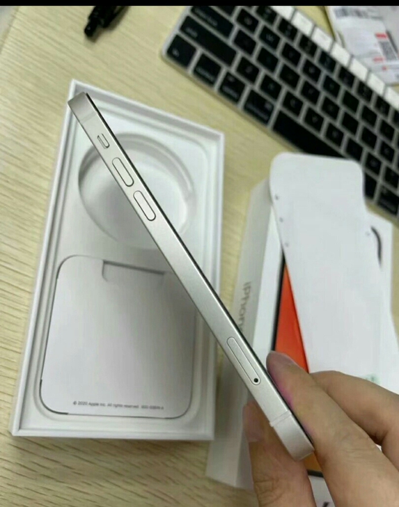 苹果12 白色128g