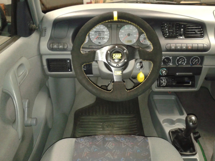 13寸 OMP汽车通用赛车改装翻毛皮方向盘...