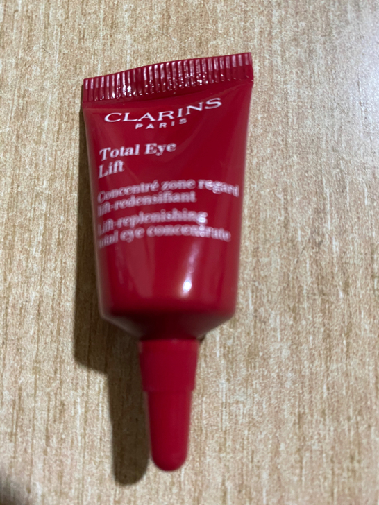 娇韵诗多维密集提拉眼霜