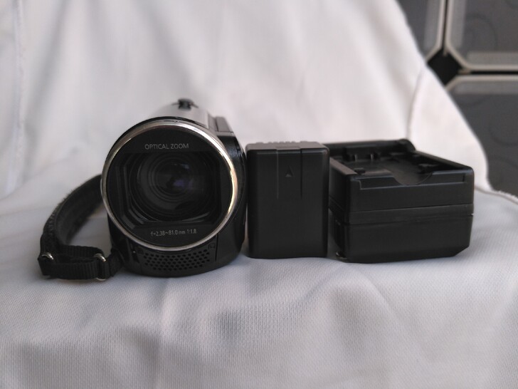 松下HC-V100摄像机，买来没用过几次，...