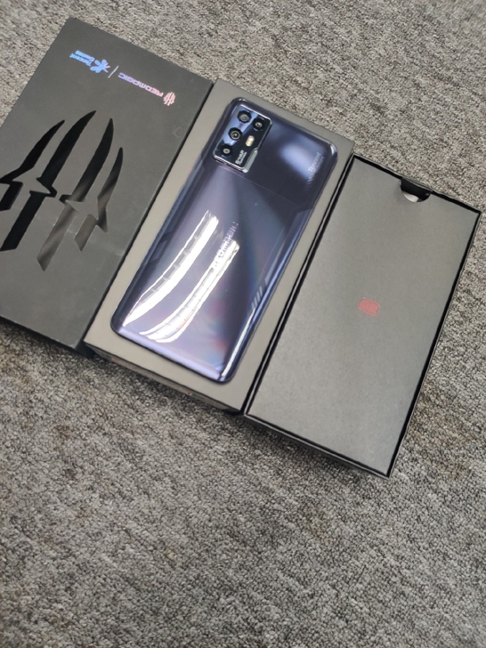 努比亚红魔游戏手机6R 幻影黑 6+12...