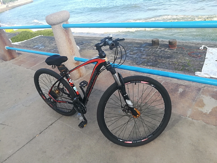 车买了一年多，27.5寸，99新，前轮快拆...