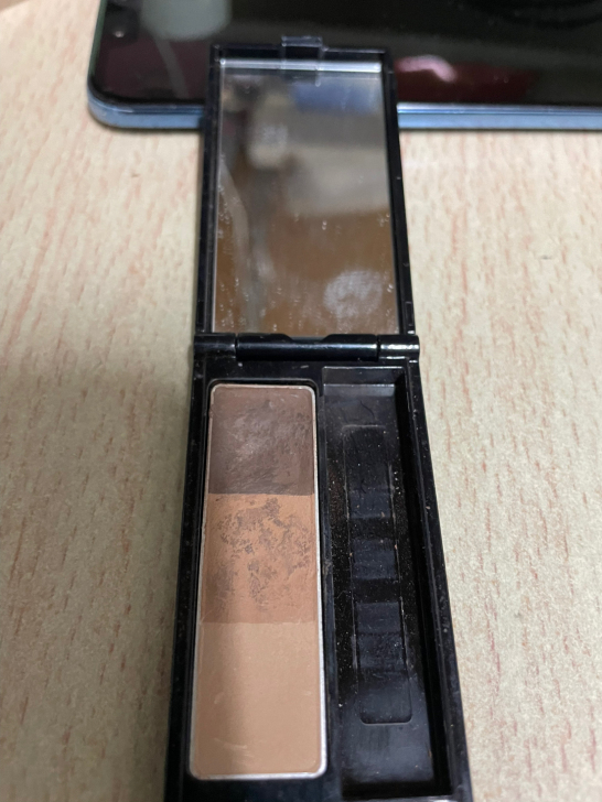 Kate眉粉出了，朋友送的，入手了砍刀眉笔...