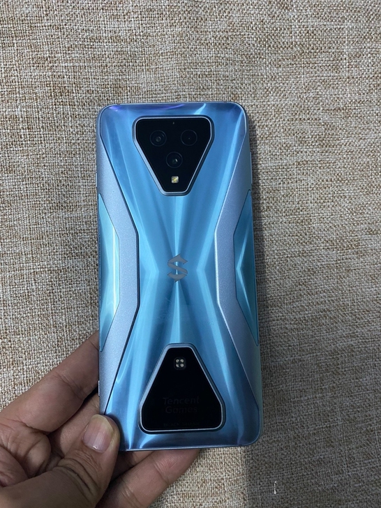 黑鲨3s 12+128顶配版本，游戏手机，...