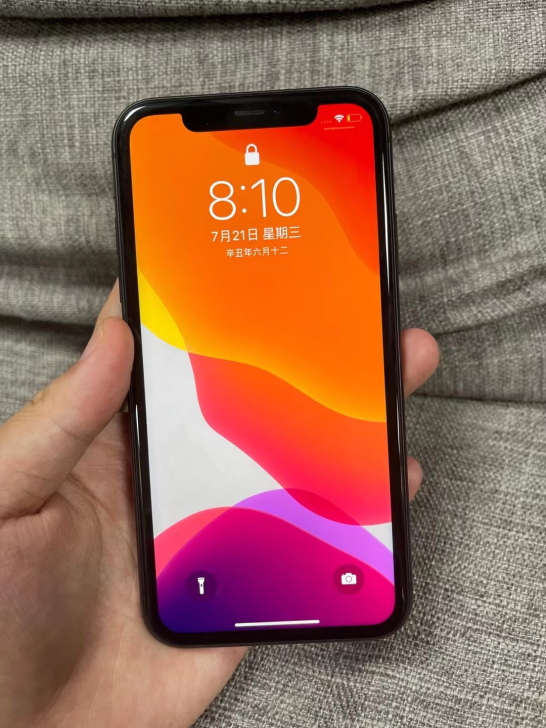 iPhone 11 64黑色  国行三网通...