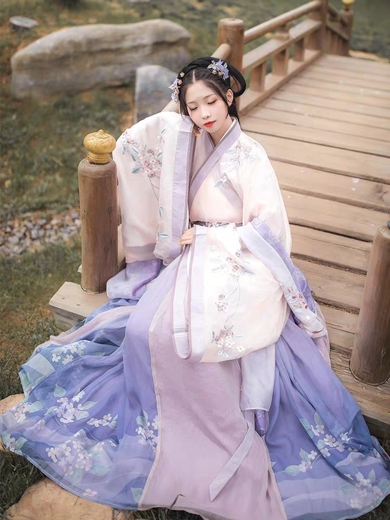 汉尚华莲绝版无尽夏汉服女原创刺绣交领襦裙渐...