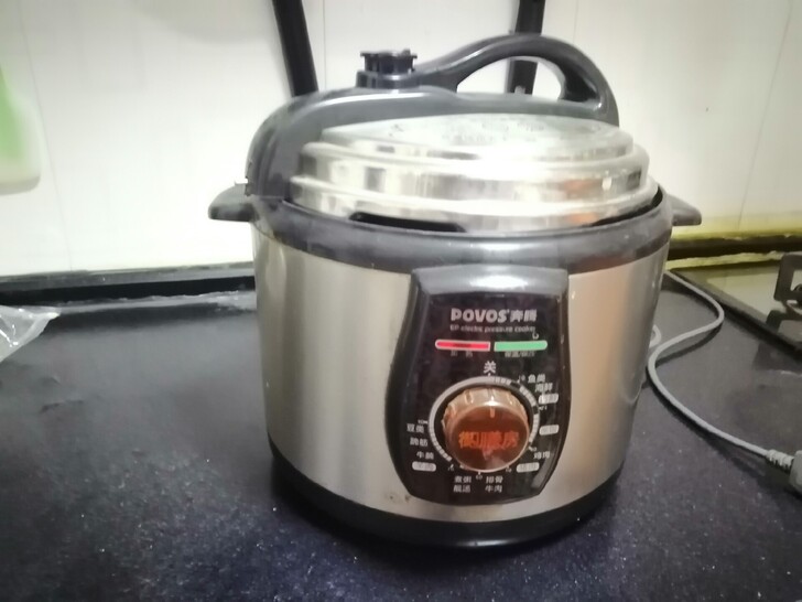 奔腾电压力锅，容量5升，煲汤，做米饭，蒸鱼...