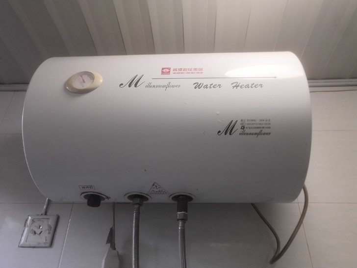 40升樱花牌热水器，正常使用，转给有需要的...