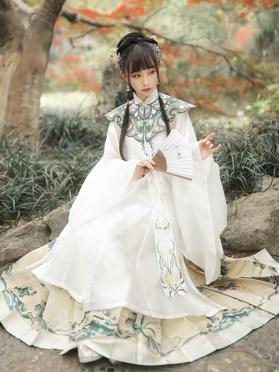 【汉服租赁】十三余小豆蔻儿[绿珠清影]