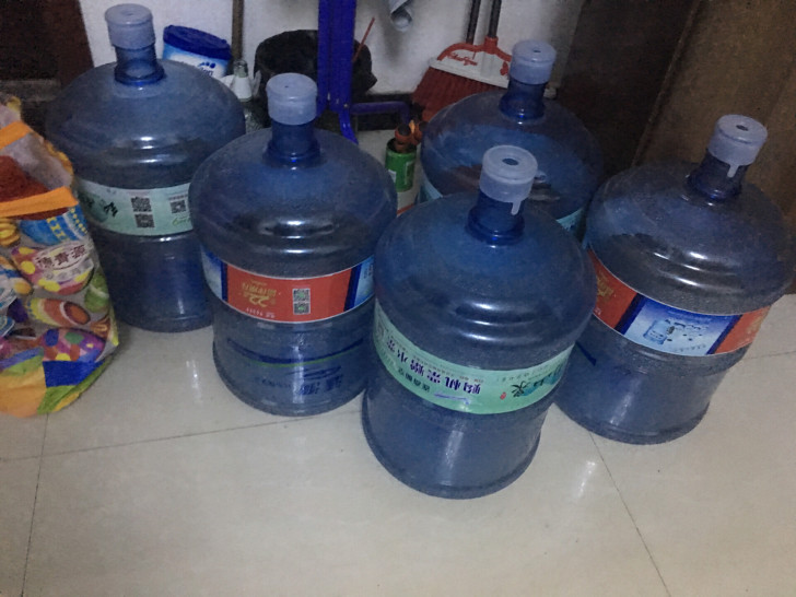 涟漪水桶 票丢了 还有5个，标价为一个水桶...