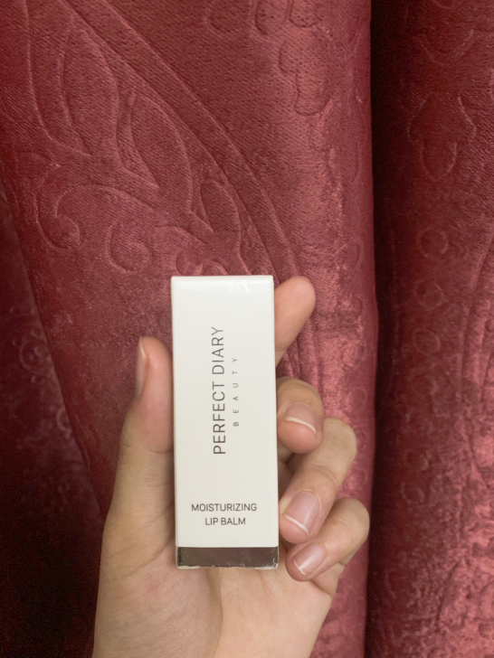 完美日记润唇膏。全新无拆封