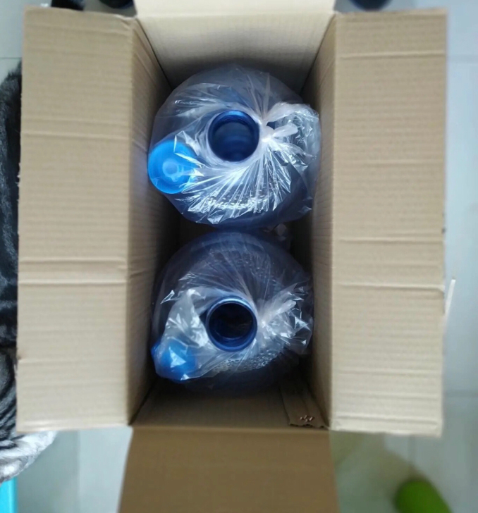 户外水桶纯净水桶小区装水桶2个20包邮，手...