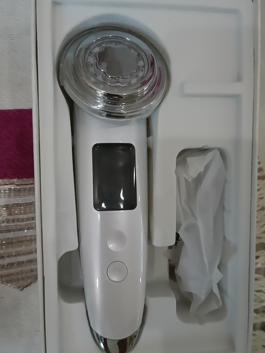 光子美容仪,平台活动抽到的,前几个星期才到...