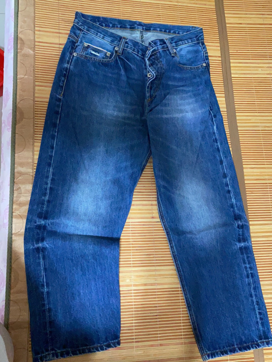 余文乐同款牛仔裤 闲置好几年了 没有破损...